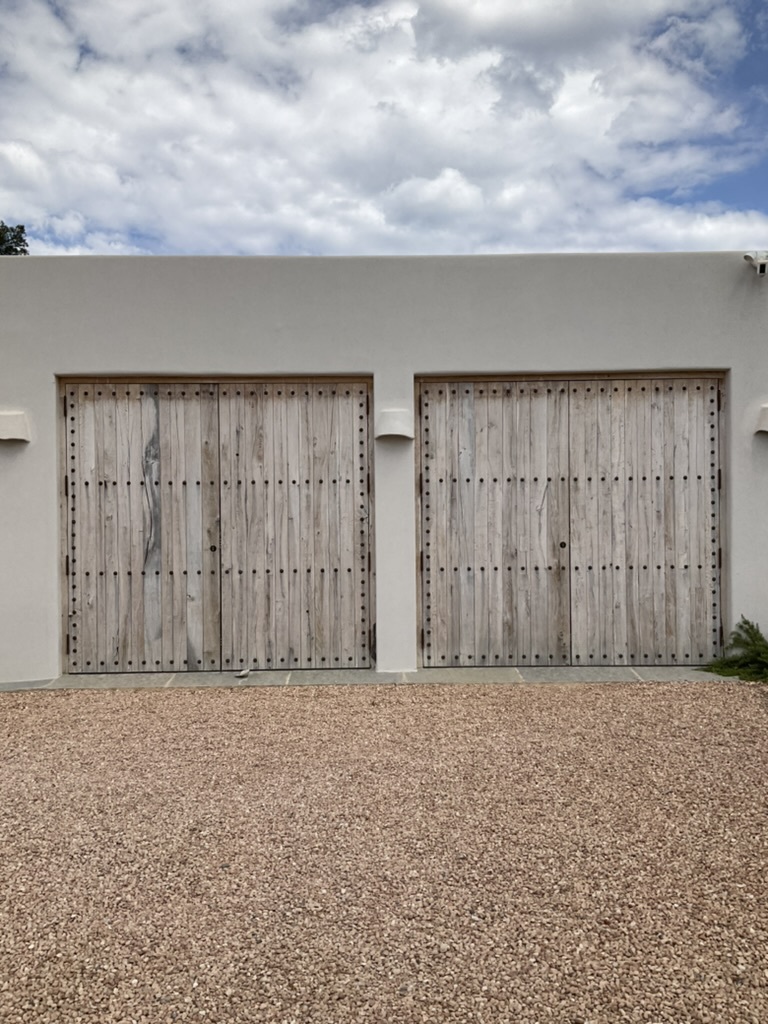 Puerta de entrada robusta y segura"