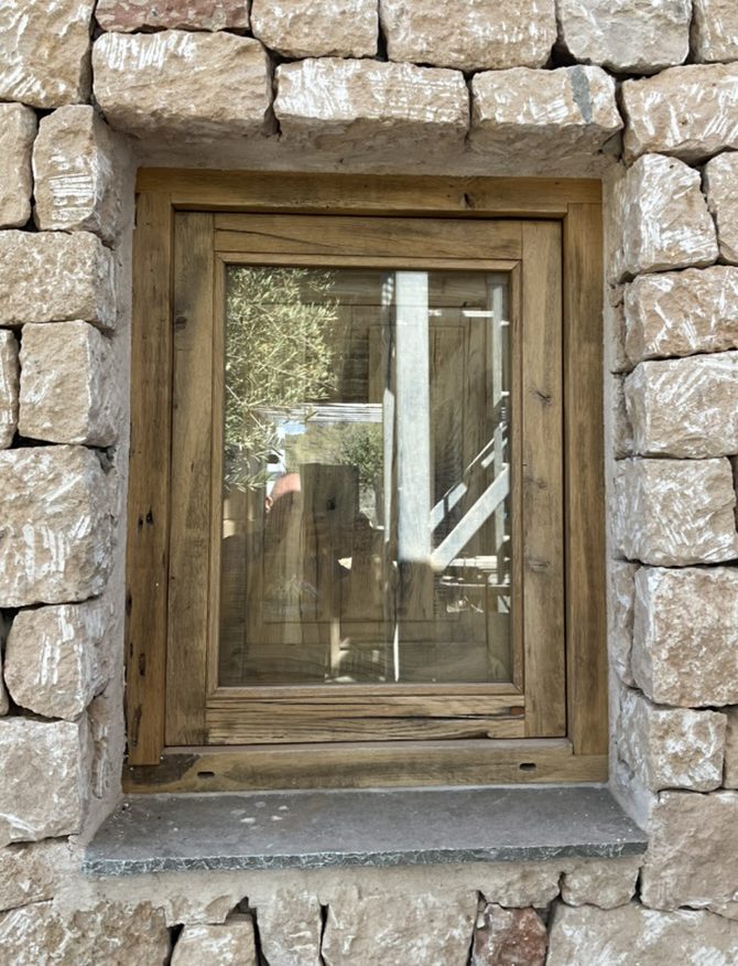 Ventanas artesanales con estilo elegante