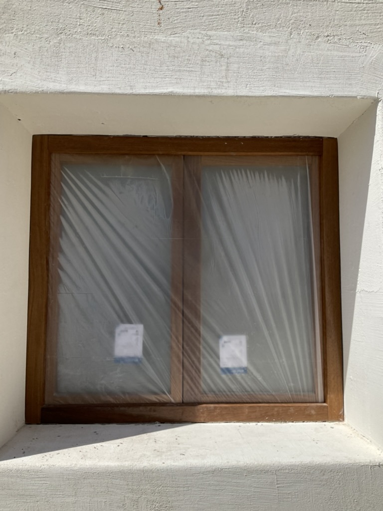 Ventana de madera fabricada a medida